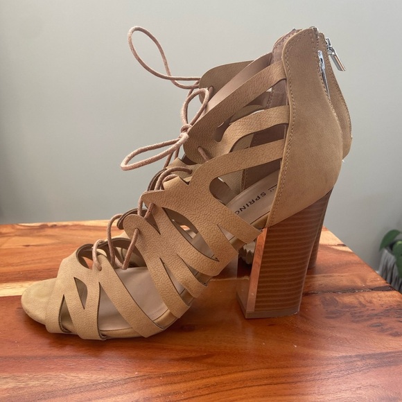Open Toe Tavernelle Gladiator Taupe Faux Leather Cut Out Lace Up Block Heels - Picture 2 of 7